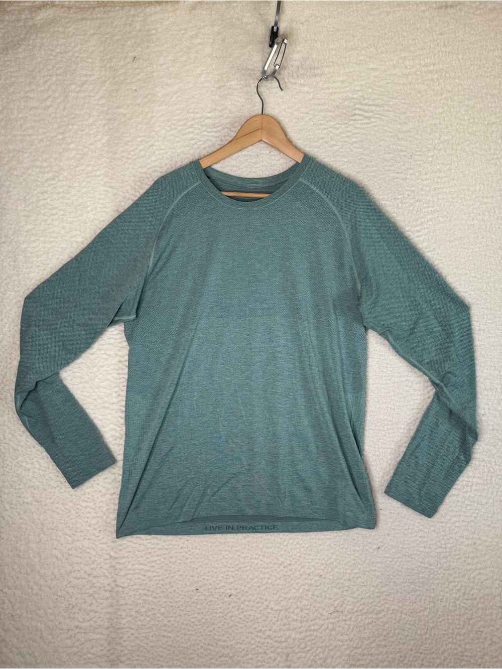 Lululemon Metal Vent Tech Long Sleeve Shirt Light Blue Green Men's Size Large - Picture 2 of 9